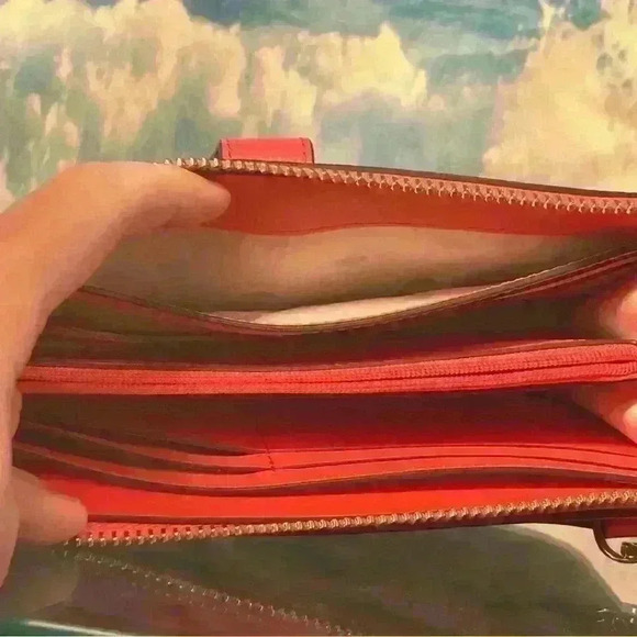 Kate Spade Leather Jackson in Stoplight Small Tab Crossbody Purse - Picture 16 of 17